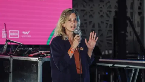 5dbcb7b8-b058-7507-f6ec-5f7d7796eef3